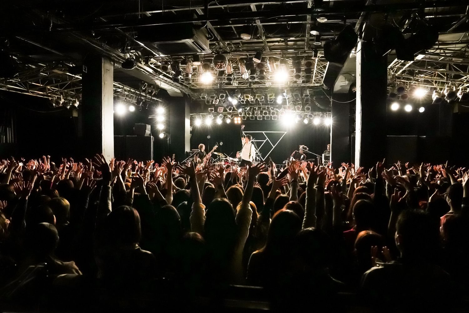 fuzzy knotが約5ヵ月ぶりにライブを開催。全国のファンが横浜に